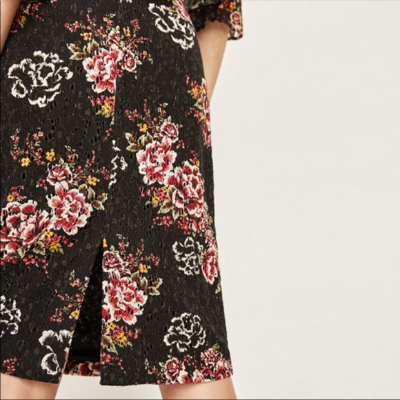 NWT ZARA FLORAL PRINT GUIPURE LACE SKIRT - Picture 3 of 9